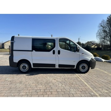 Opel Vivaro  Bus 2005,  1.9 diesel - Na sprzedaż za 20 000 zł - Lipówki - zdjęcie 12