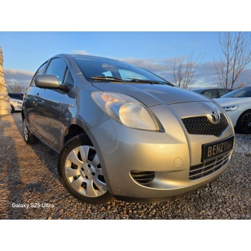 Toyota Yaris  Hatchback 2007,  1.3 benzyna - Na sprzedaż za 14 999 zł - Nowe Sójki - zdjęcie 2