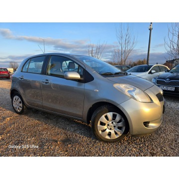 Toyota Yaris  Hatchback 2007,  1.3 benzyna - Na sprzedaż za 14 999 zł - Nowe Sójki - zdjęcie 4