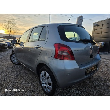 Toyota Yaris  Hatchback 2007,  1.3 benzyna - Na sprzedaż za 14 999 zł - Nowe Sójki - zdjęcie 7
