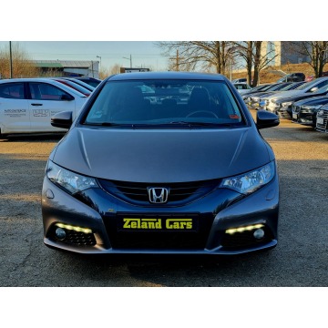Honda Civic  Hatchback 2013,  1.8 benzyna - Na sprzedaż za 37 900 zł - Szczecin - zdjęcie 2