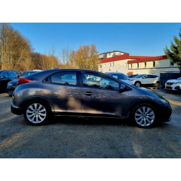 Honda Civic  Hatchback 2013,  1.8 benzyna - Na sprzedaż za 37 900 zł - Szczecin - zdjęcie 4