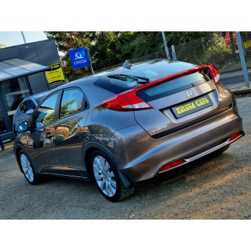 Honda Civic  Hatchback 2013,  1.8 benzyna - Na sprzedaż za 37 900 zł - Szczecin - zdjęcie 7