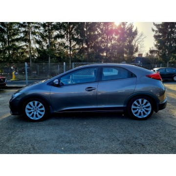 Honda Civic  Hatchback 2013,  1.8 benzyna - Na sprzedaż za 37 900 zł - Szczecin - zdjęcie 8
