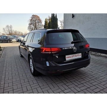 Volkswagen Passat 2018,  2.0 diesel - Na sprzedaż za 64 900 zł - Strzegom - zdjęcie 8