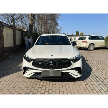 Mercedes - Benz GLC-klasa  SUV 2023,  2.0 benzyna, automat - Na sprzedaż za 246 000 zł - Słupsk - zdjęcie 3