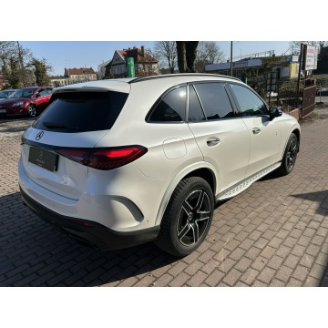 Mercedes - Benz GLC-klasa  SUV 2023,  2.0 benzyna, automat - Na sprzedaż za 246 000 zł - Słupsk - zdjęcie 8