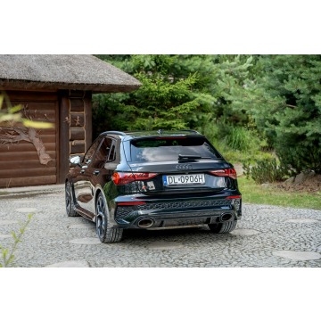 Audi RS3  Hatchback 2023,  2.5 benzyna, automat - Na sprzedaż za 224 777 zł - Ropczyce - zdjęcie 11