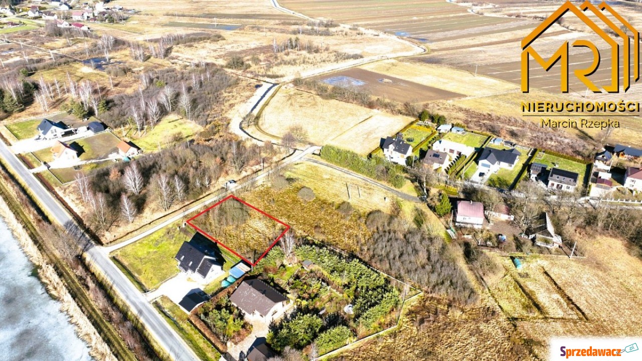 Działka budowlana 1299 m² w gm....