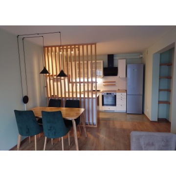 2pok, 49met, okolice Paryskiej BALKON Parking 2022 (Wrocław)