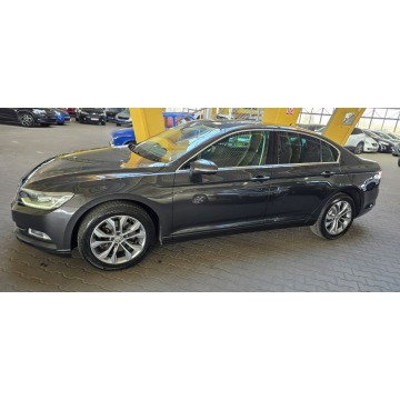 Volkswagen Passat  Sedan/Limuzyna 2018,  2.0 diesel, automat - Na sprzedaż za 58 800 zł - Mysłowice - zdjęcie 4