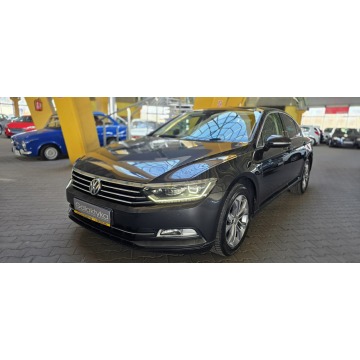 Volkswagen Passat  Sedan/Limuzyna 2018,  2.0 diesel, automat - Na sprzedaż za 58 800 zł - Mysłowice - zdjęcie 9