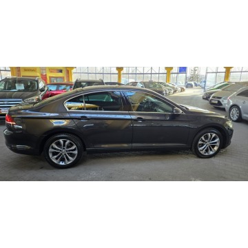 Volkswagen Passat  Sedan/Limuzyna 2018,  2.0 diesel, automat - Na sprzedaż za 58 800 zł - Mysłowice - zdjęcie 8