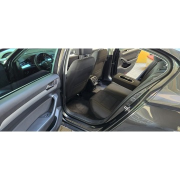 Volkswagen Passat  Sedan/Limuzyna 2018,  2.0 diesel, automat - Na sprzedaż za 58 800 zł - Mysłowice - zdjęcie 11