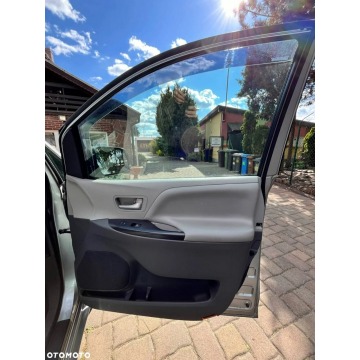 Toyota Sienna  Minivan/Van 2015,  3.5 benzyna, automat - Na sprzedaż za 70 500 zł - Gizałki - zdjęcie 10