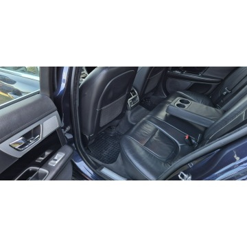 Jaguar XF  Sedan/Limuzyna 2013,  2.2 diesel, automat - Na sprzedaż za 38 800 zł - Paproć - zdjęcie 10