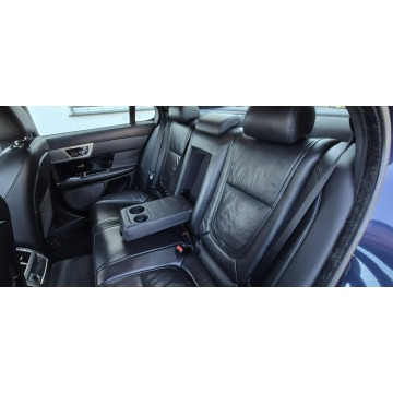 Jaguar XF  Sedan/Limuzyna 2013,  2.2 diesel, automat - Na sprzedaż za 38 800 zł - Paproć - zdjęcie 11