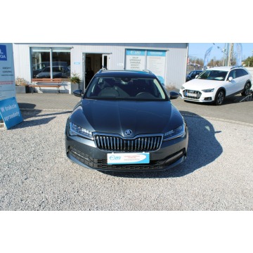 Skoda Superb  Kombi 2020,  2.0 benzyna, automat - Na sprzedaż za 78 900 zł - Warszawa - zdjęcie 3