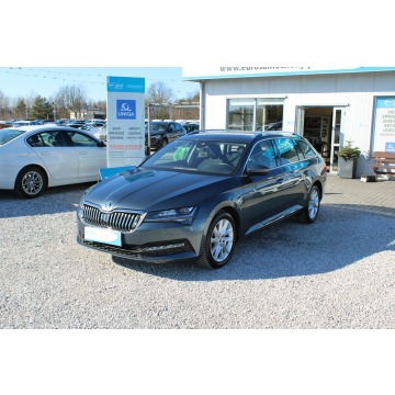 Skoda Superb  Kombi 2020,  2.0 benzyna, automat - Na sprzedaż za 78 900 zł - Warszawa - zdjęcie 2