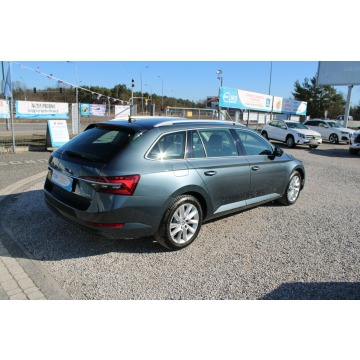Skoda Superb  Kombi 2020,  2.0 benzyna, automat - Na sprzedaż za 78 900 zł - Warszawa - zdjęcie 6