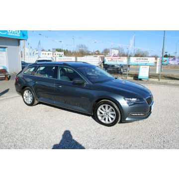 Skoda Superb  Kombi 2020,  2.0 benzyna, automat - Na sprzedaż za 78 900 zł - Warszawa - zdjęcie 5
