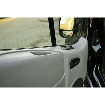 Opel Vivaro 2007,  2.5 diesel, automat - Na sprzedaż za 24 900 zł - Płock - zdjęcie 9