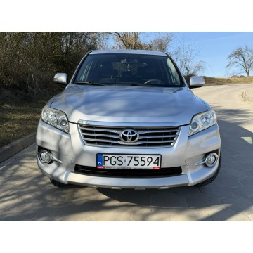 Toyota   SUV 2011,  2.2 diesel - Na sprzedaż za 34 999 zł - Gostyń - zdjęcie 2