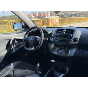 Toyota   SUV 2011,  2.2 diesel - Na sprzedaż za 34 999 zł - Gostyń - zdjęcie 8