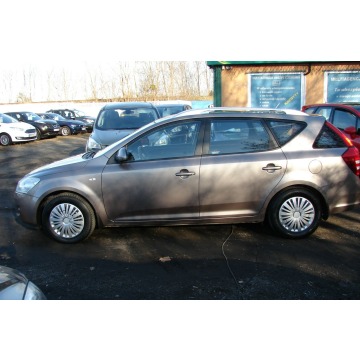 Kia Ceed  Kombi 2008,  1.6 diesel - Na sprzedaż za 11 111 zł - Piła - zdjęcie 6
