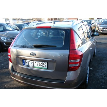 Kia Ceed  Kombi 2008,  1.6 diesel - Na sprzedaż za 11 111 zł - Piła - zdjęcie 3