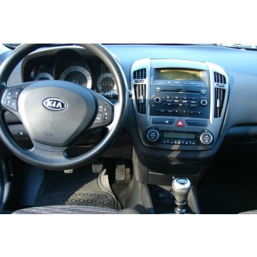 Kia Ceed  Kombi 2008,  1.6 diesel - Na sprzedaż za 11 111 zł - Piła - zdjęcie 9