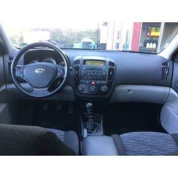 Kia Ceed 2009,  1.4 benzyna - Na sprzedaż za 9 600,00 zł - Warszawa - zdjęcie 8