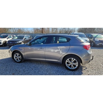Alfa Romeo Giulietta  Hatchback 2011,  1.6 diesel - Na sprzedaż za 20 900 zł - Płock - zdjęcie 6