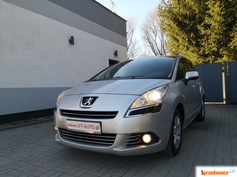 Peugeot 5008 2011