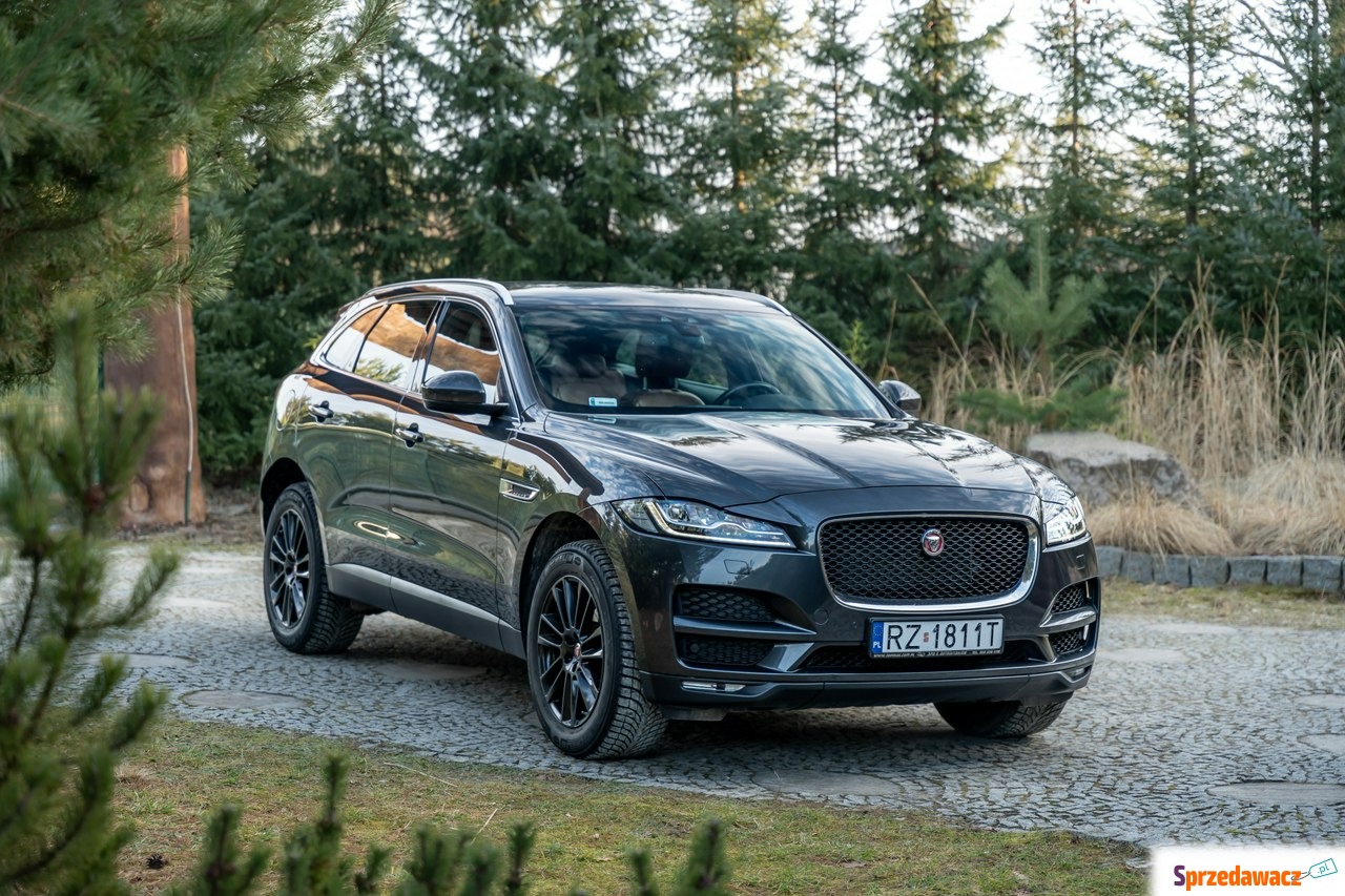 Jaguar F-PACE 2016