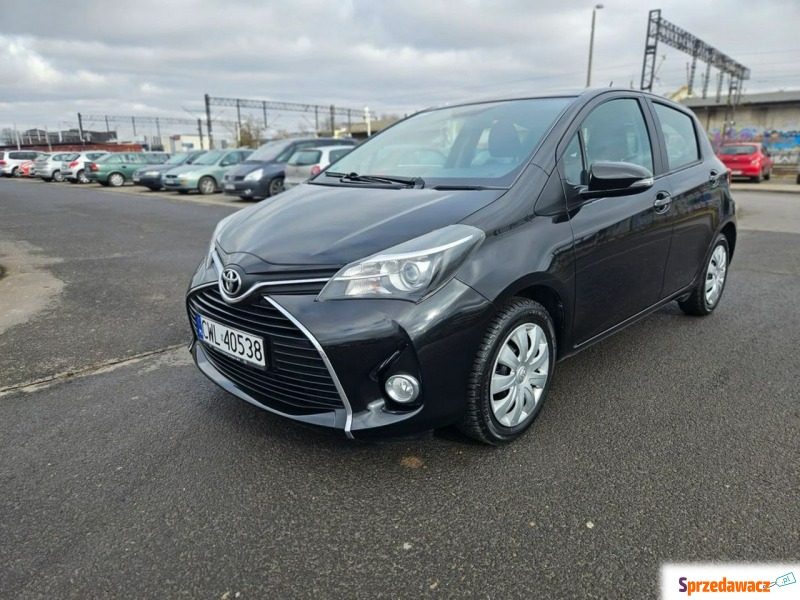 Toyota Yaris  Hatchback 2016,  1.3 benzyna - Na sprzedaż za 39 900 zł - Włocławek