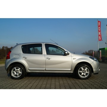 Dacia Sandero  Hatchback 2010,  1.1 benzyna+LPG - Na sprzedaż za 11 900 zł - Goczałkowice-Zdrój - zdjęcie 8