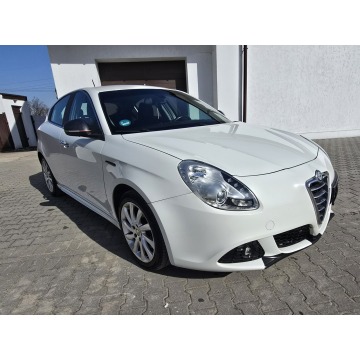 Alfa Romeo Giulietta  Hatchback 2010,  1.4 benzyna - Na sprzedaż za 17 900 zł - Kutno - zdjęcie 2