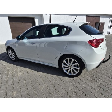 Alfa Romeo Giulietta  Hatchback 2010,  1.4 benzyna - Na sprzedaż za 17 900 zł - Kutno - zdjęcie 12
