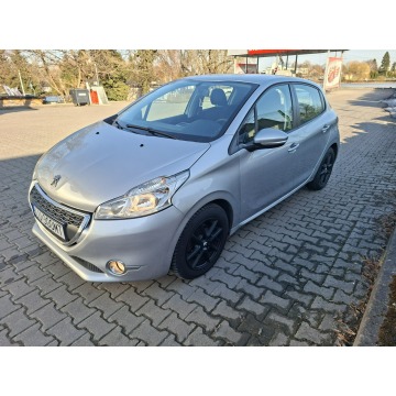 Peugeot 208 - 1.4 diesel klimatyzacja wazne opłaty