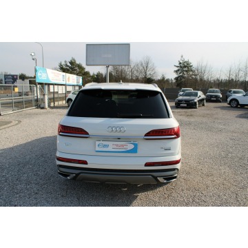 Audi Q7  SUV 2023,  3.0 diesel, automat - Na sprzedaż za 235 899 zł - Warszawa - zdjęcie 7