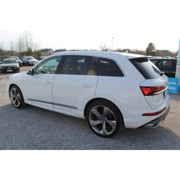 Audi Q7  SUV 2023,  3.0 diesel, automat - Na sprzedaż za 235 899 zł - Warszawa - zdjęcie 9