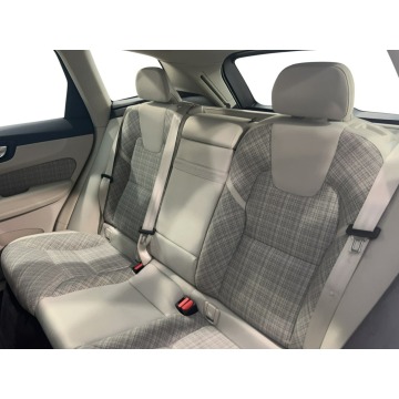 Volvo   SUV 2022,  2.0 diesel, automat - Na sprzedaż za 122 600 zł - Warszawa - zdjęcie 12