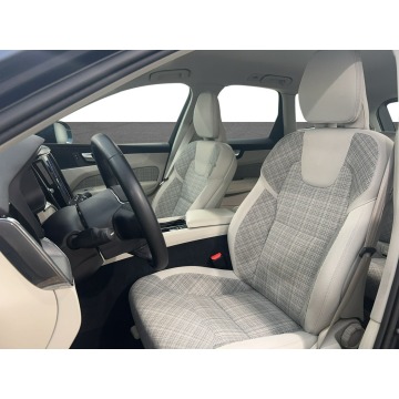 Volvo   SUV 2022,  2.0 diesel, automat - Na sprzedaż za 122 600 zł - Warszawa - zdjęcie 10