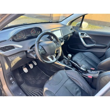 Peugeot 2008  Hatchback 2015,  1.2 benzyna - Na sprzedaż za 13 000 zł - Margonin - zdjęcie 8