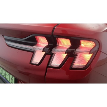 Ford Mustang  SUV 2023 elektryczny, automat - Na sprzedaż za 151 700 zł - Warszawa - zdjęcie 12