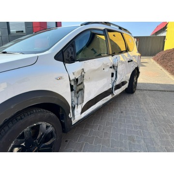 Dacia Jogger  Kombi 2023,  1.6 hybryda, automat - Na sprzedaż za 29 999 zł - Margonin - zdjęcie 8