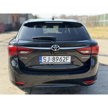 Toyota Avensis  Kombi 2016,  2.0 diesel - Na sprzedaż za 44 999 zł - Jaworzno - zdjęcie 4