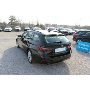 BMW Seria 3  Kombi 2021,  2.0 diesel, automat - Na sprzedaż za 89 899 zł - Warszawa - zdjęcie 8