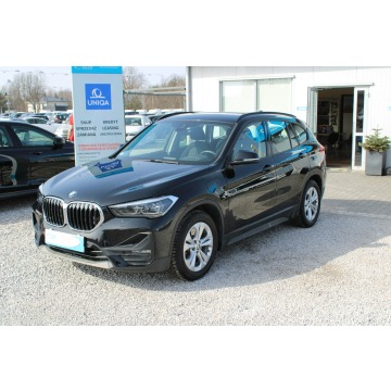 BMW X1  SUV 2021,  1.5 hybryda, automat - Na sprzedaż za 80 900 zł - Warszawa - zdjęcie 2